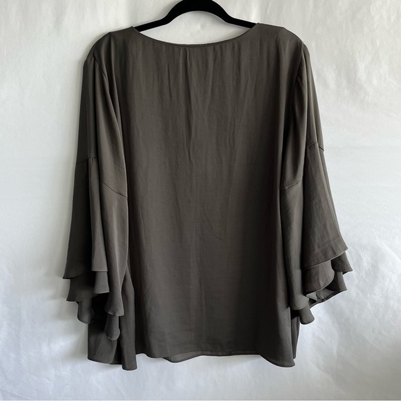 Women's Lane Braynt Grey Taupe Blouse - Picture 4 of 6